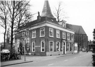 Herenhuis met aangebouwde serre